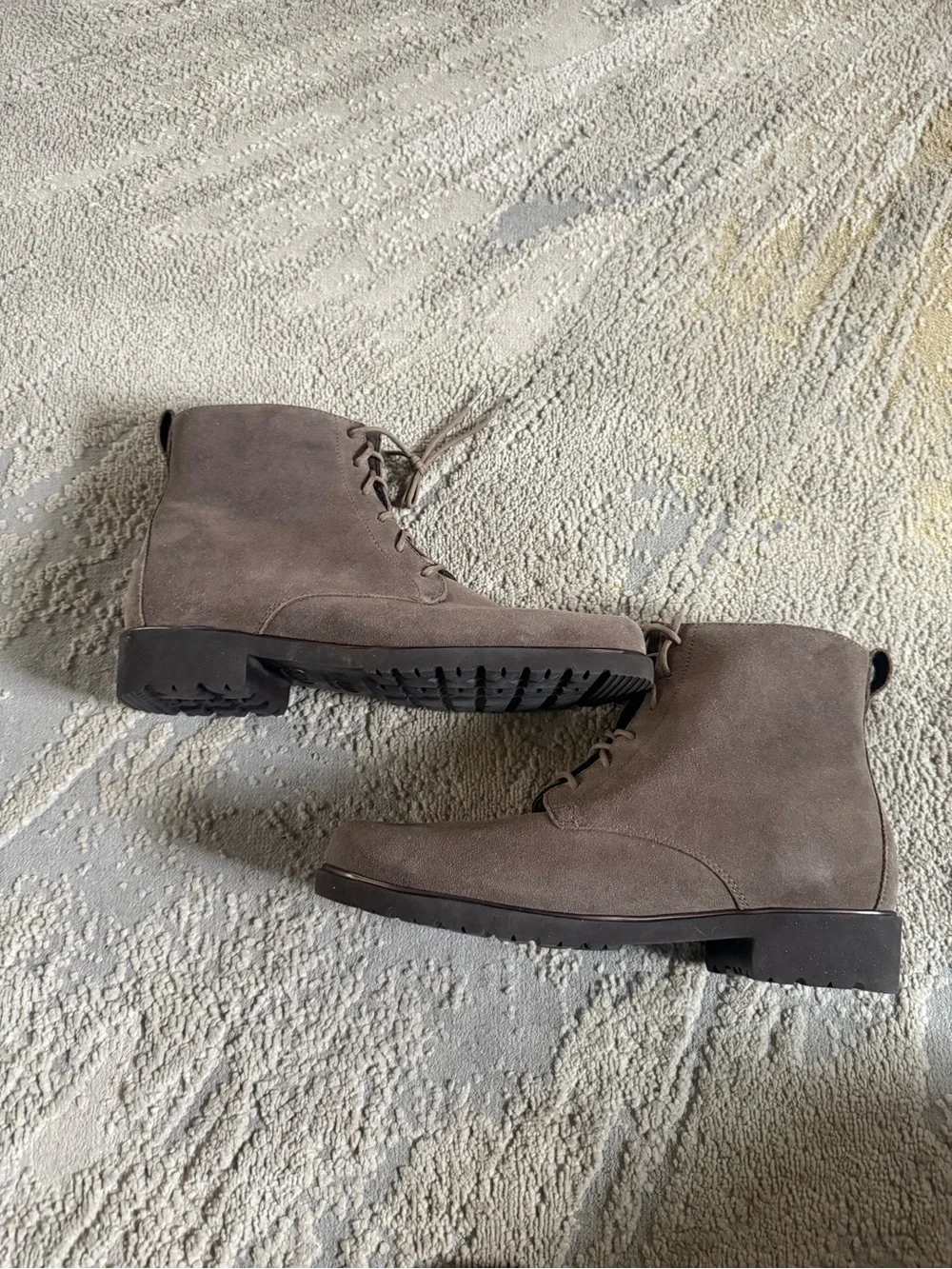 Munro Finnley Boots lace up leather suede Taupe side zipper water resistant 10